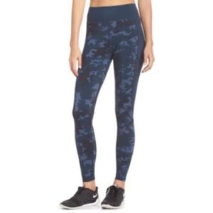 Sweaty Betty Zero Gravity Bulldog Leggings
